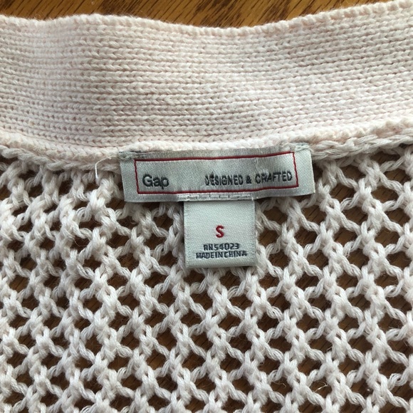 GAP mesh pretty peach cardigan. Ladies size S. ❤️ 🍑 - Picture 4 of 4